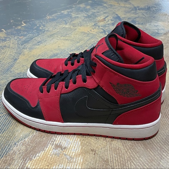 Nike Air Jordan 1 Mid SE BRED 554724-019 10 Red Black Bred - Picture 6 of 10